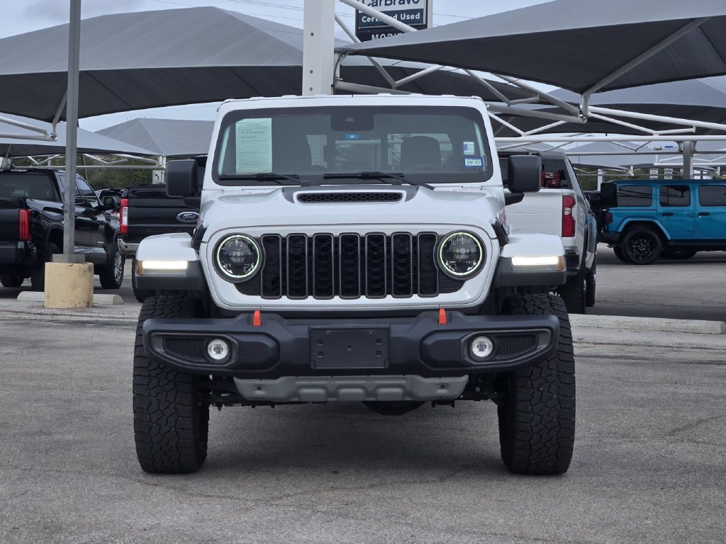 Used 2025 Jeep Gladiator Mojave w/ Convenience Group AWD/4WD image 2