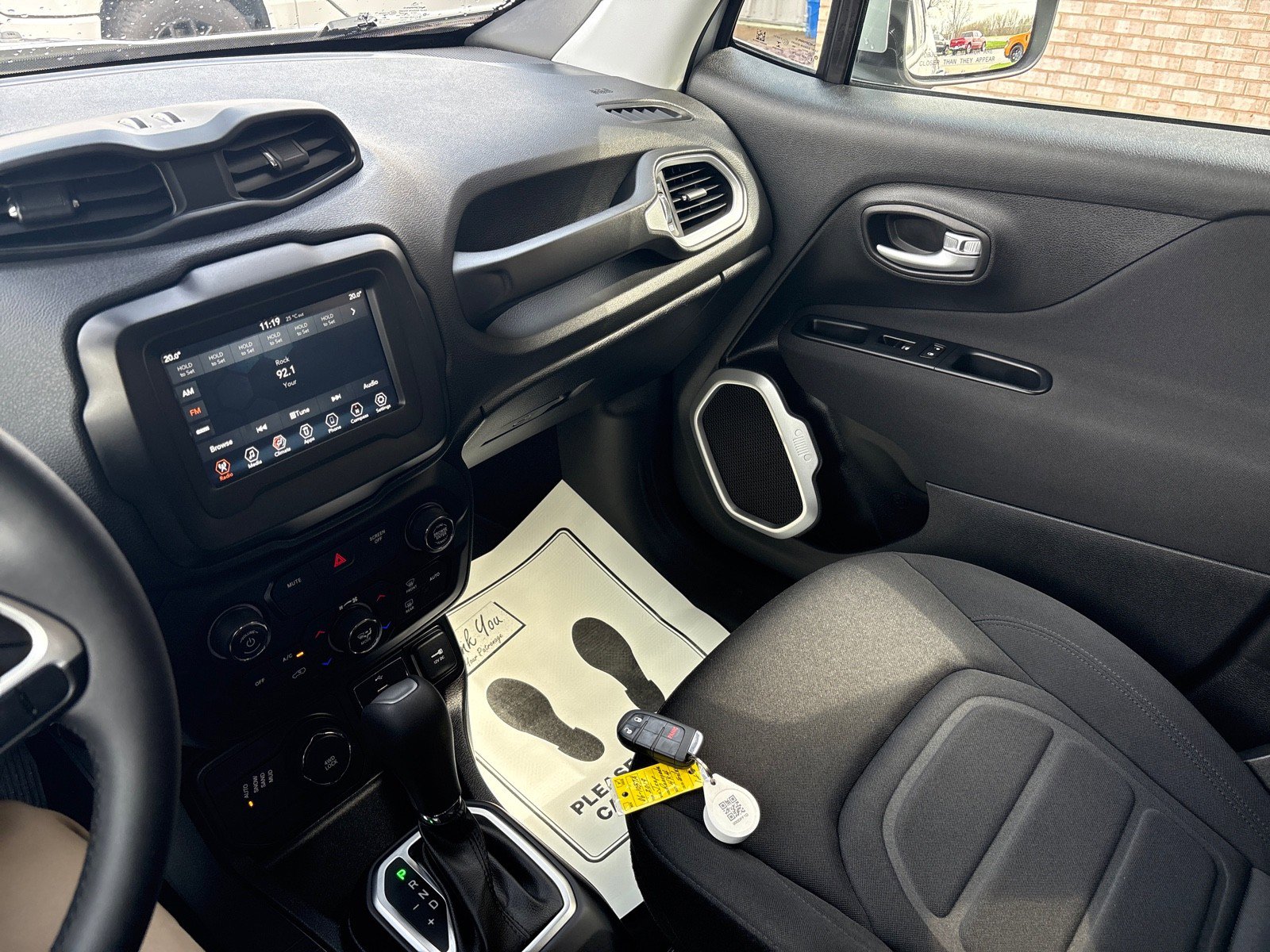 Used 2019 Jeep Renegade Latitude AWD/4WD image 15