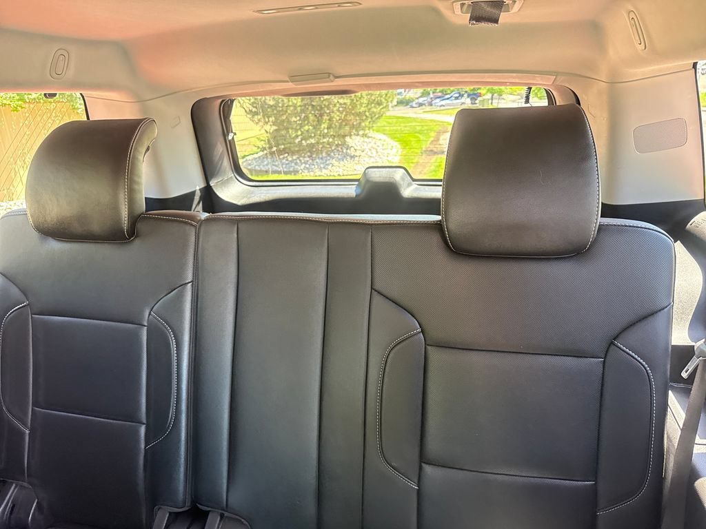 Used 2016 GMC Yukon XL SLT w/ Open Road Package AWD/4WD image 22