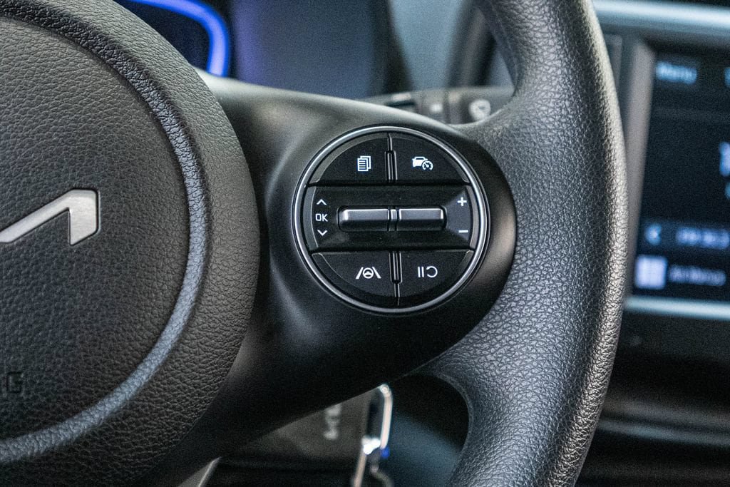 Used 2025 Kia Soul LX FWD image 19