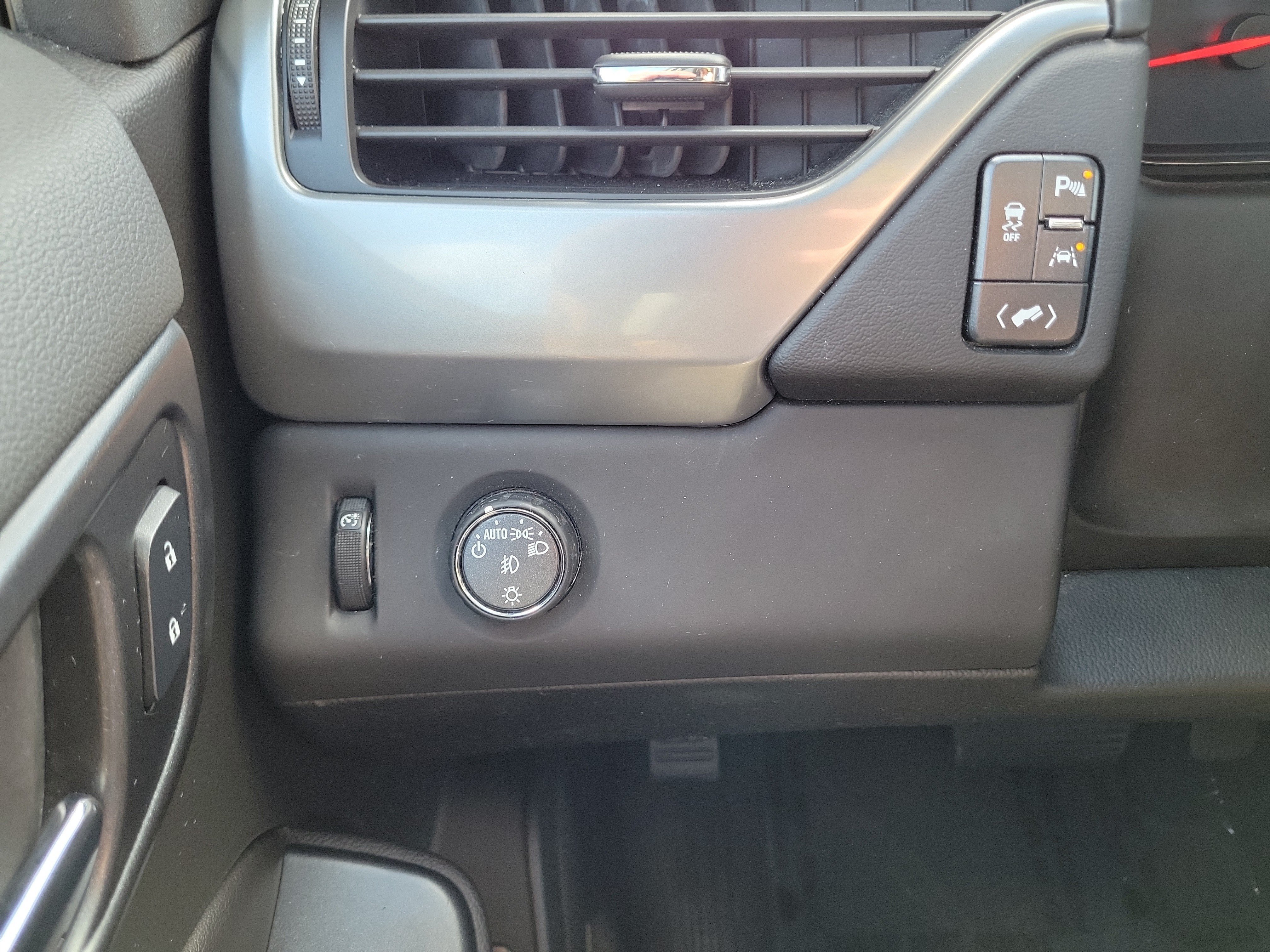 Used 2019 Chevrolet Tahoe Premier RWD image 25