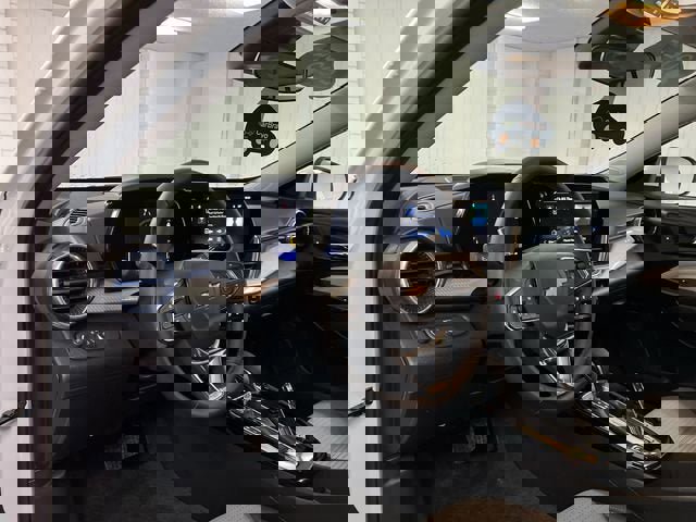 Used 2025 Chevrolet Trax LT w/ LT Convenience Package image 10