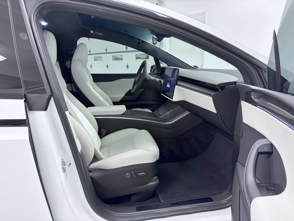 Used 2026 Tesla Model X Plaid AWD/4WD image 16