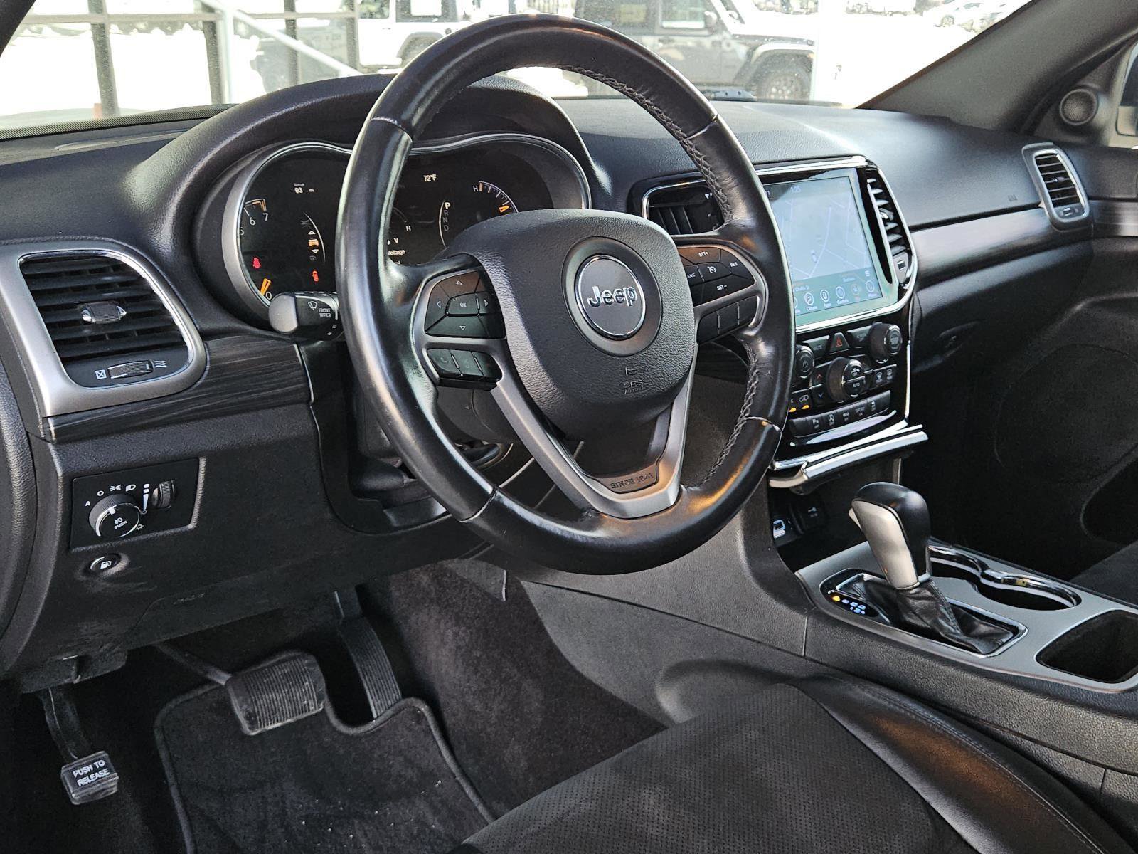 Used 2019 Jeep Grand Cherokee Altitude RWD image 24