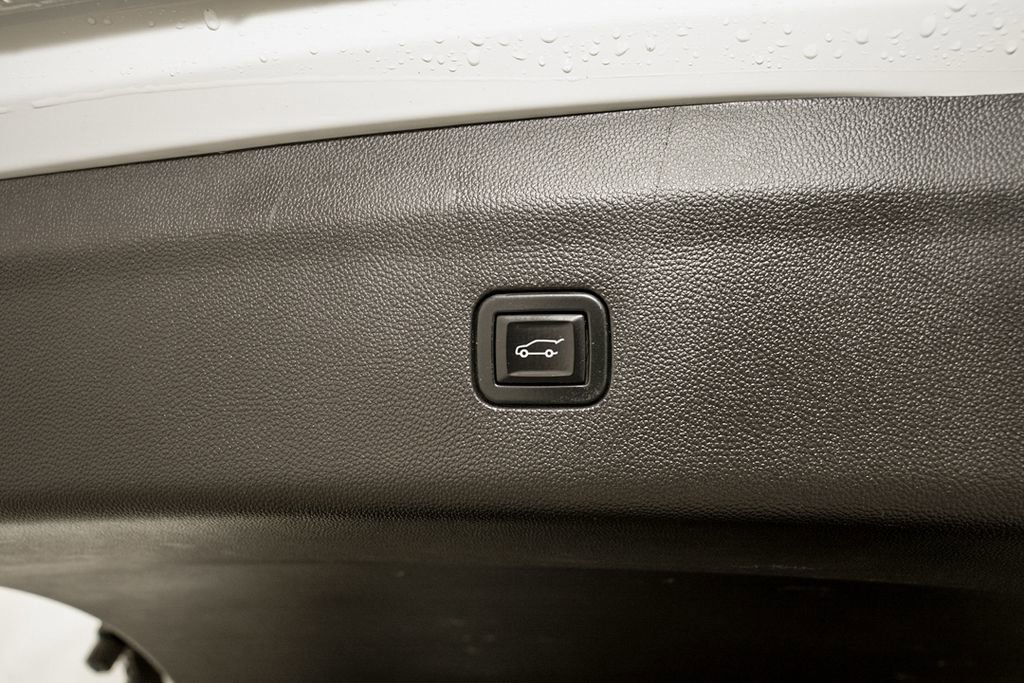 Used 2023 Buick Enclave Essence w/ Experience Buick Package image 6