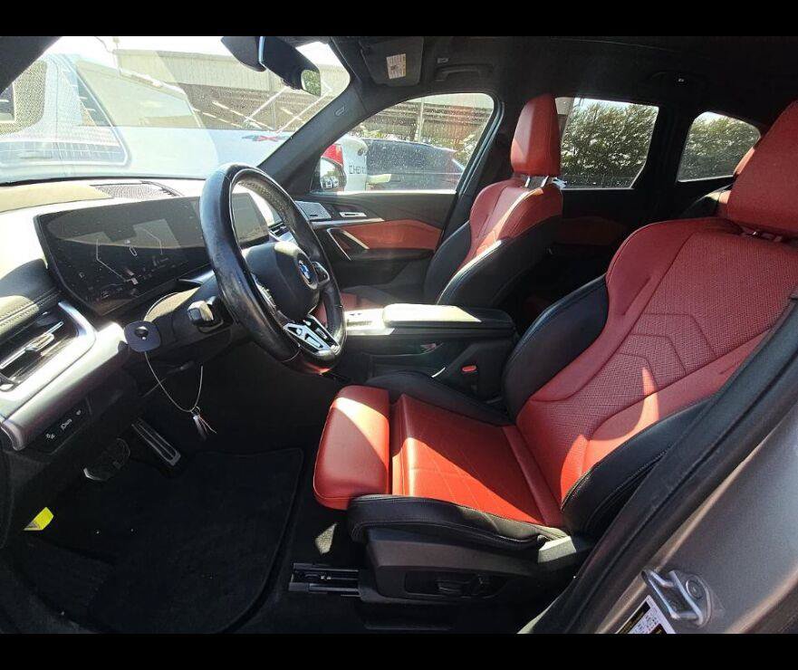 Used 2023 BMW X1 xDrive28i w/ Premium Package AWD/4WD image 3