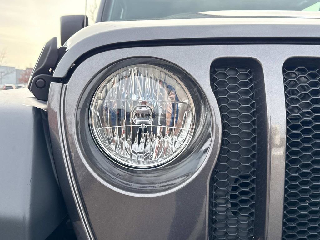 Used 2018 Jeep Wrangler Unlimited Sport S image 9