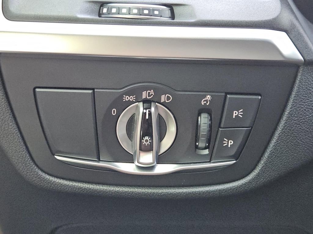 Used 2023 BMW X3 sDrive30i w/ Premium Package image 18