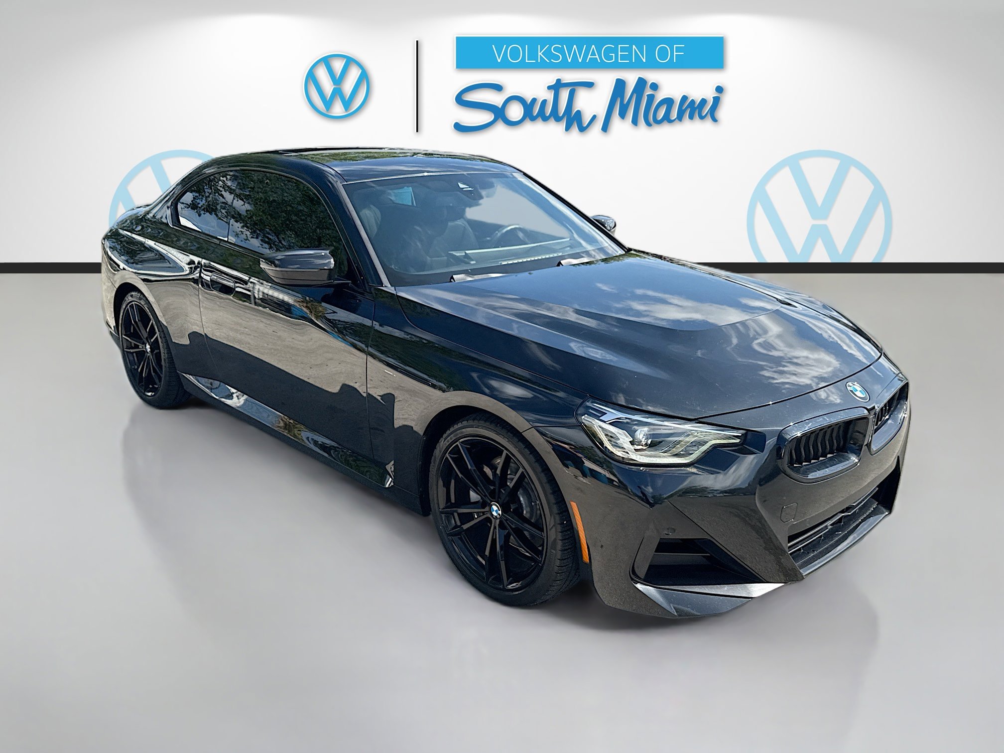 Used 2023 BMW 230i Coupe w/ M Sport Package RWD image 1