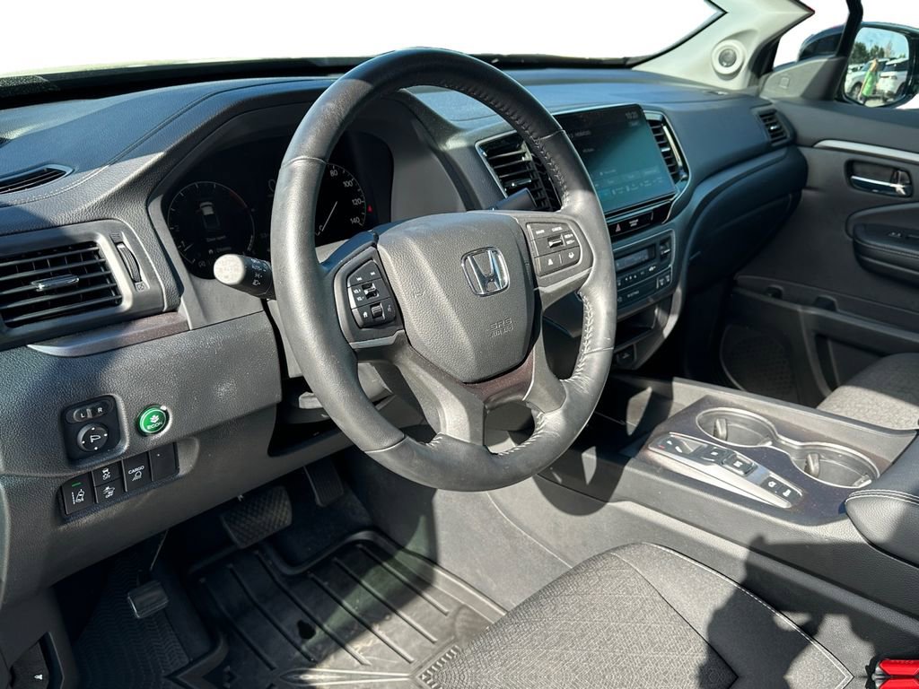 Used 2024 Honda Ridgeline Sport image 12