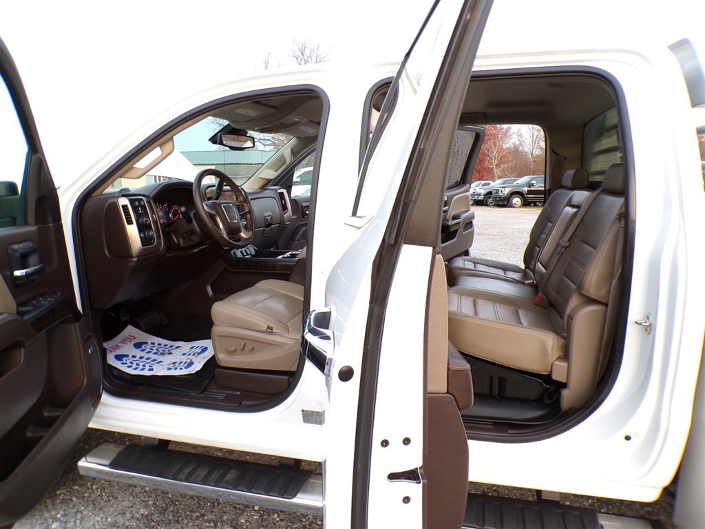 Used 2015 GMC Sierra 3500 Denali w/ Duramax Plus Package image 23