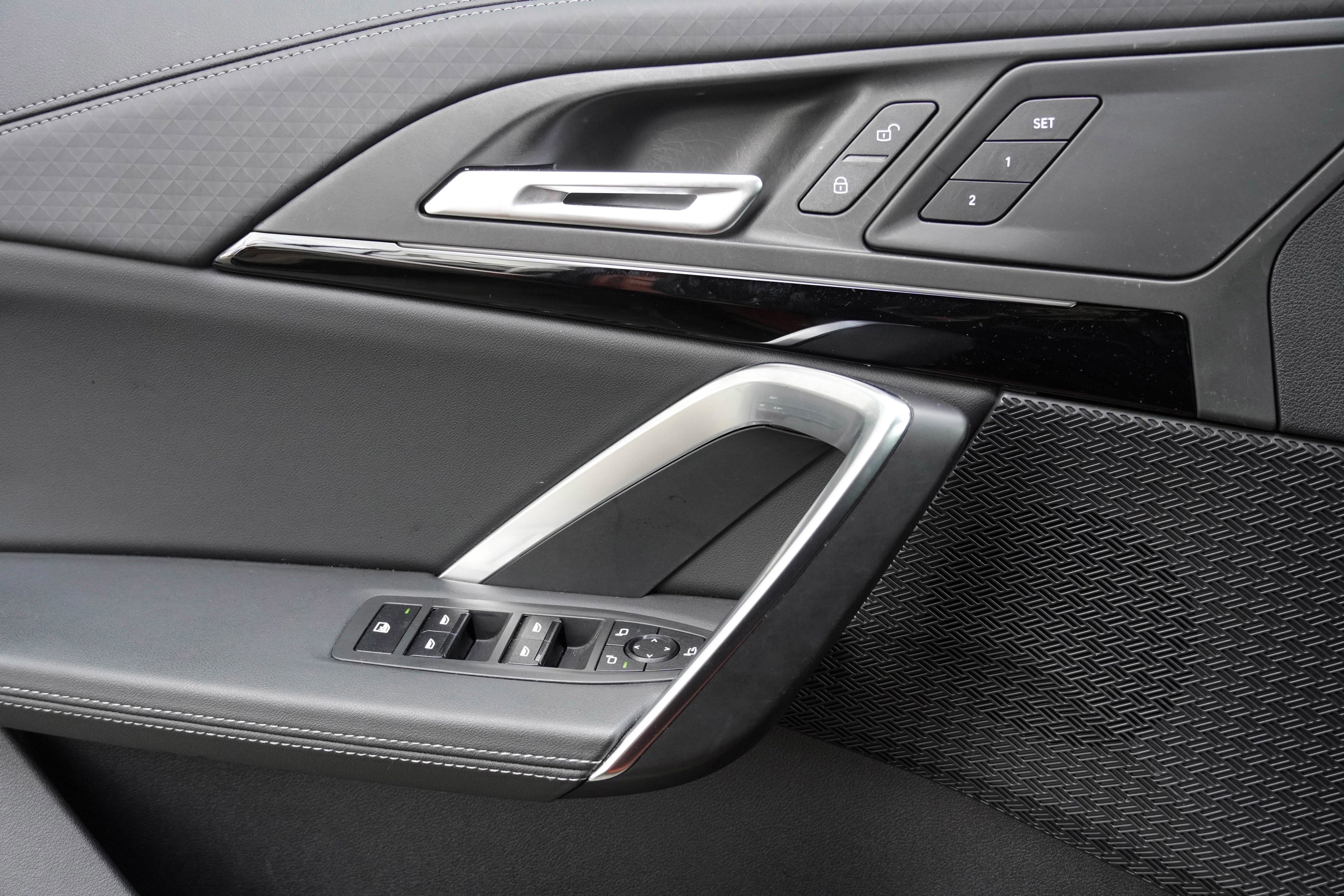 Certified 2025 BMW X2 xDrive28i image 15