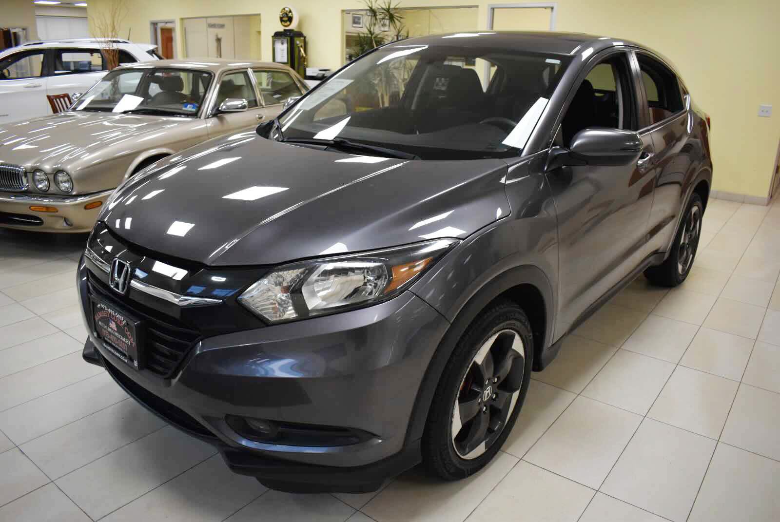 Used 2018 Honda HR-V EX image 8