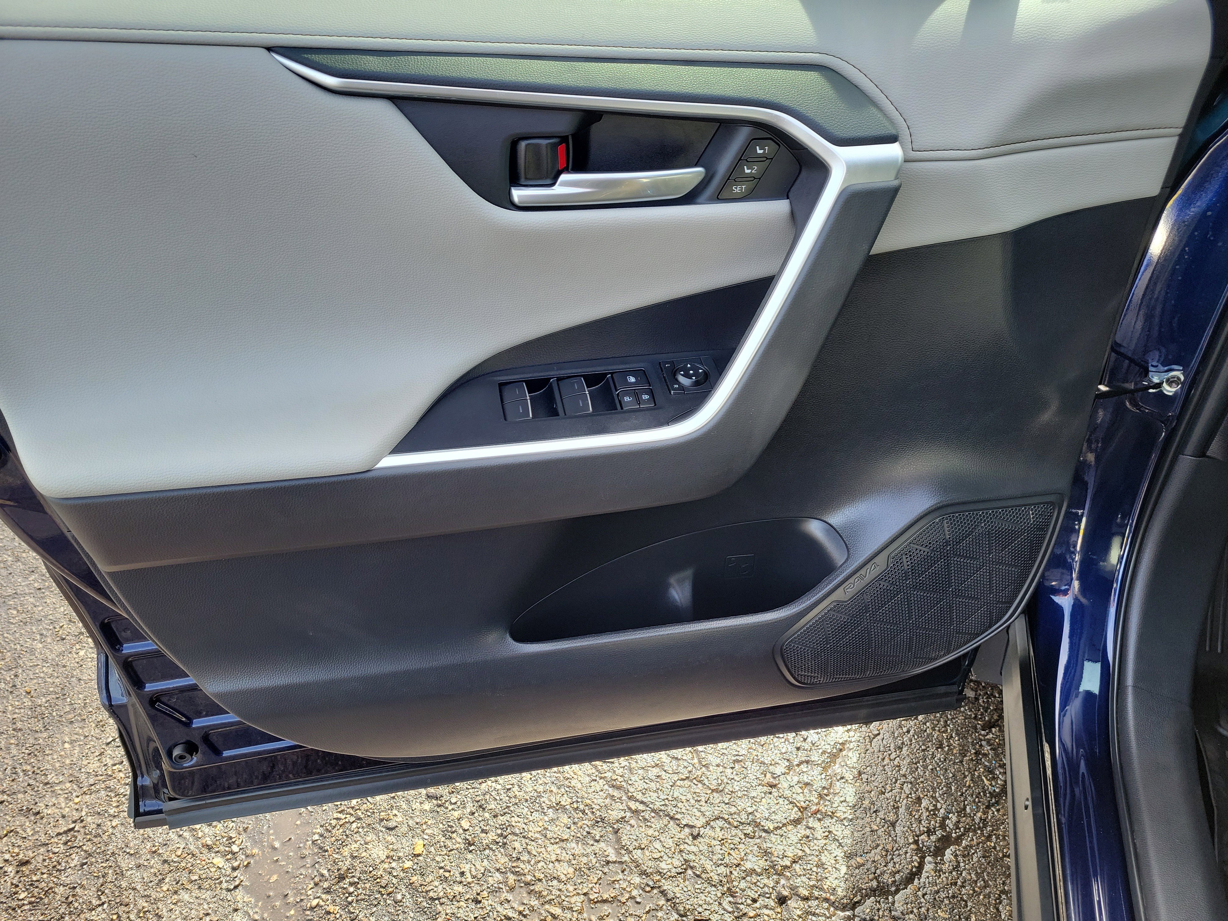 Used 2025 Toyota RAV4 Limited w/ Weather Package image 18