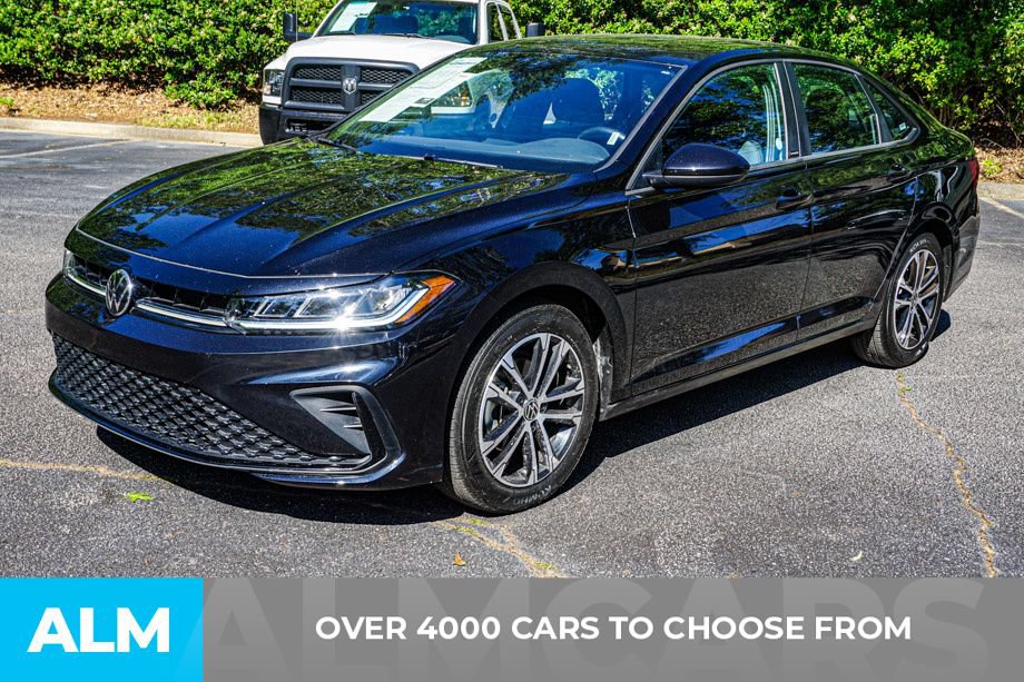 Used 2025 Volkswagen Jetta Sport FWD image 2