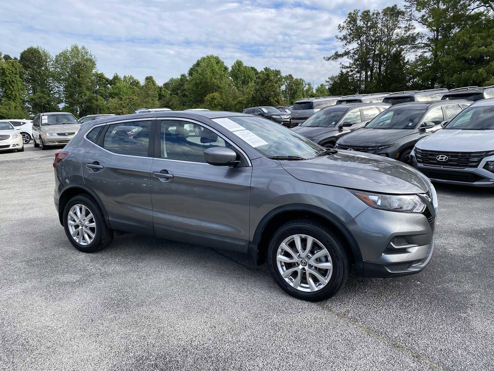 Used 2021 Nissan Rogue Sport S image 1