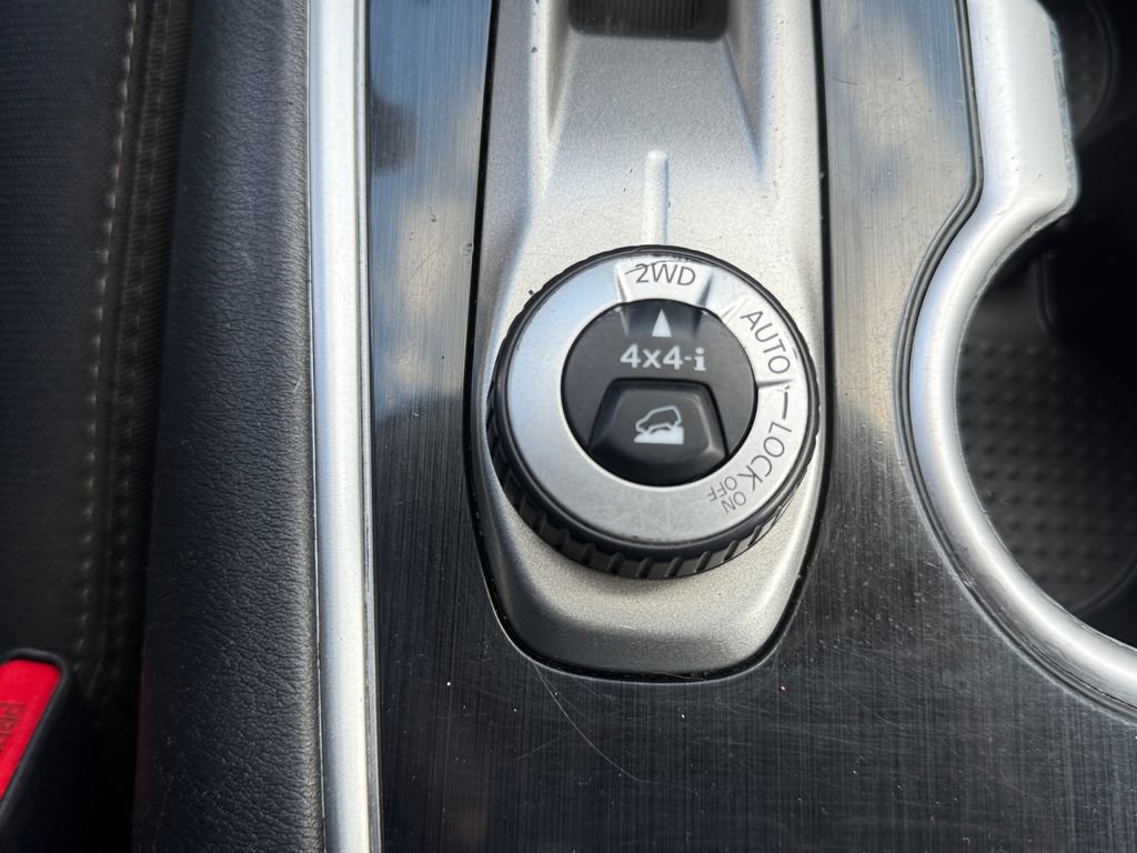 Used 2019 Nissan Pathfinder S image 19