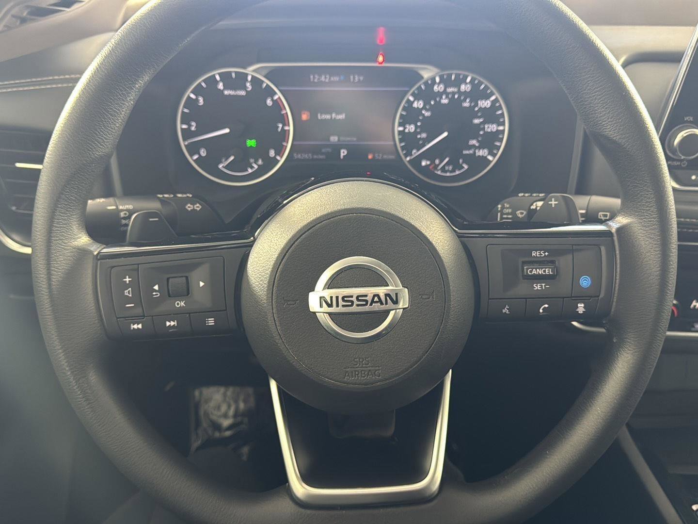 Used 2021 Nissan Rogue SV image 15