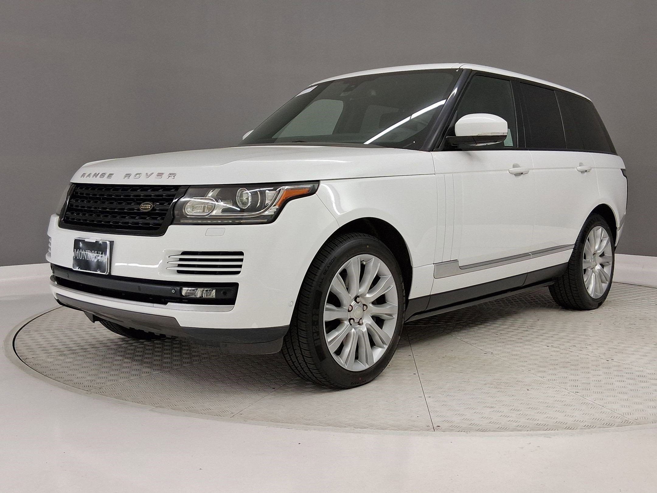 Used 2015 Land Rover Range Rover Supercharged image 40