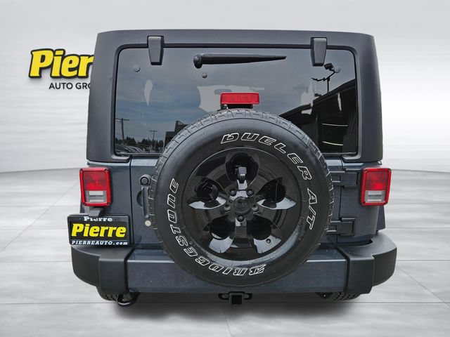Used 2016 Jeep Wrangler Unlimited Sahara w/ Connectivity Group AWD/4WD image 4