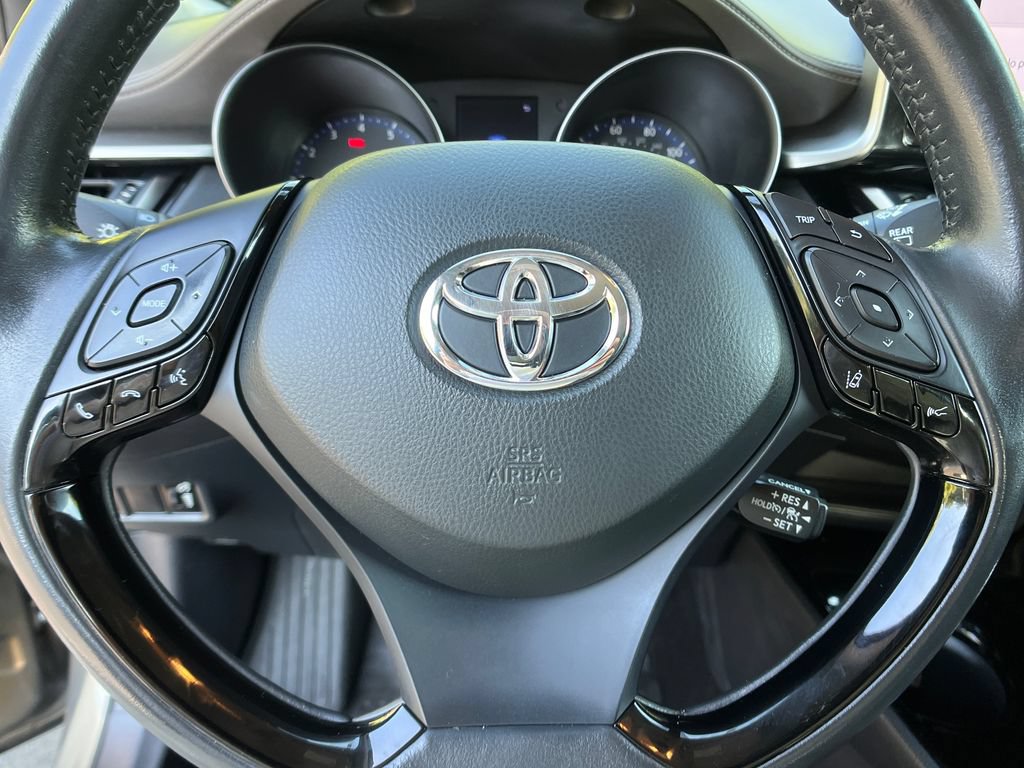 Used 2021 Toyota C-HR Limited FWD image 14