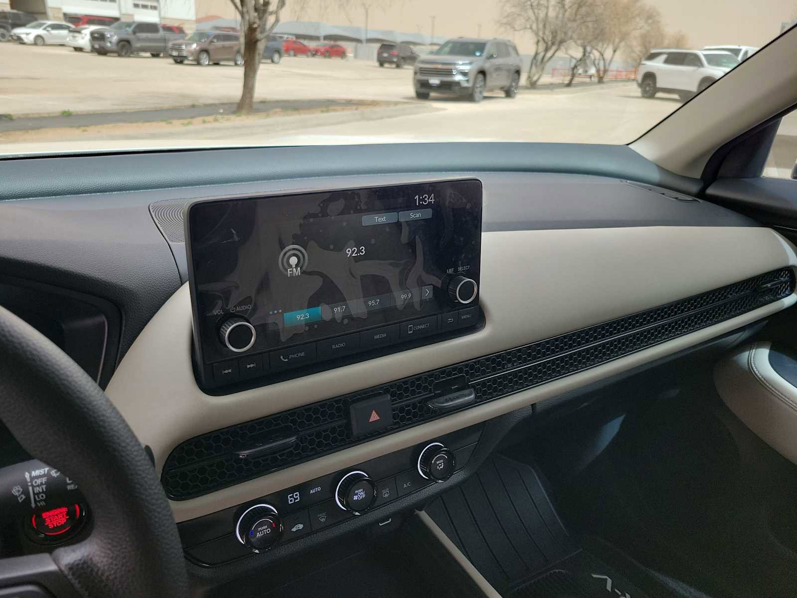 Used 2025 Honda HR-V LX image 16