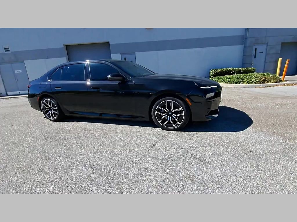 Used 2024 BMW 750e xDrive image 33