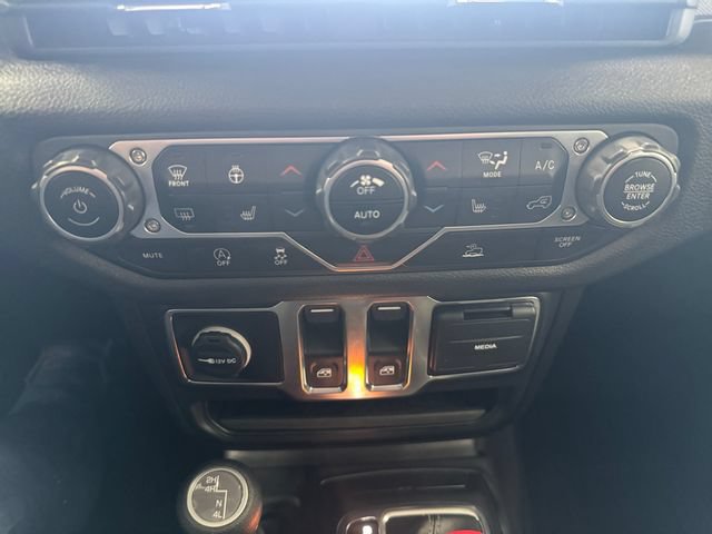 Used 2024 Jeep Wrangler Sport AWD/4WD image 3