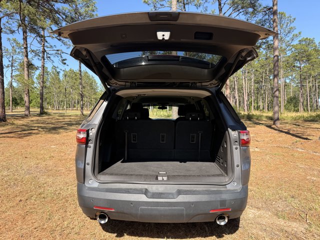 Used 2019 Chevrolet Traverse LT FWD image 9