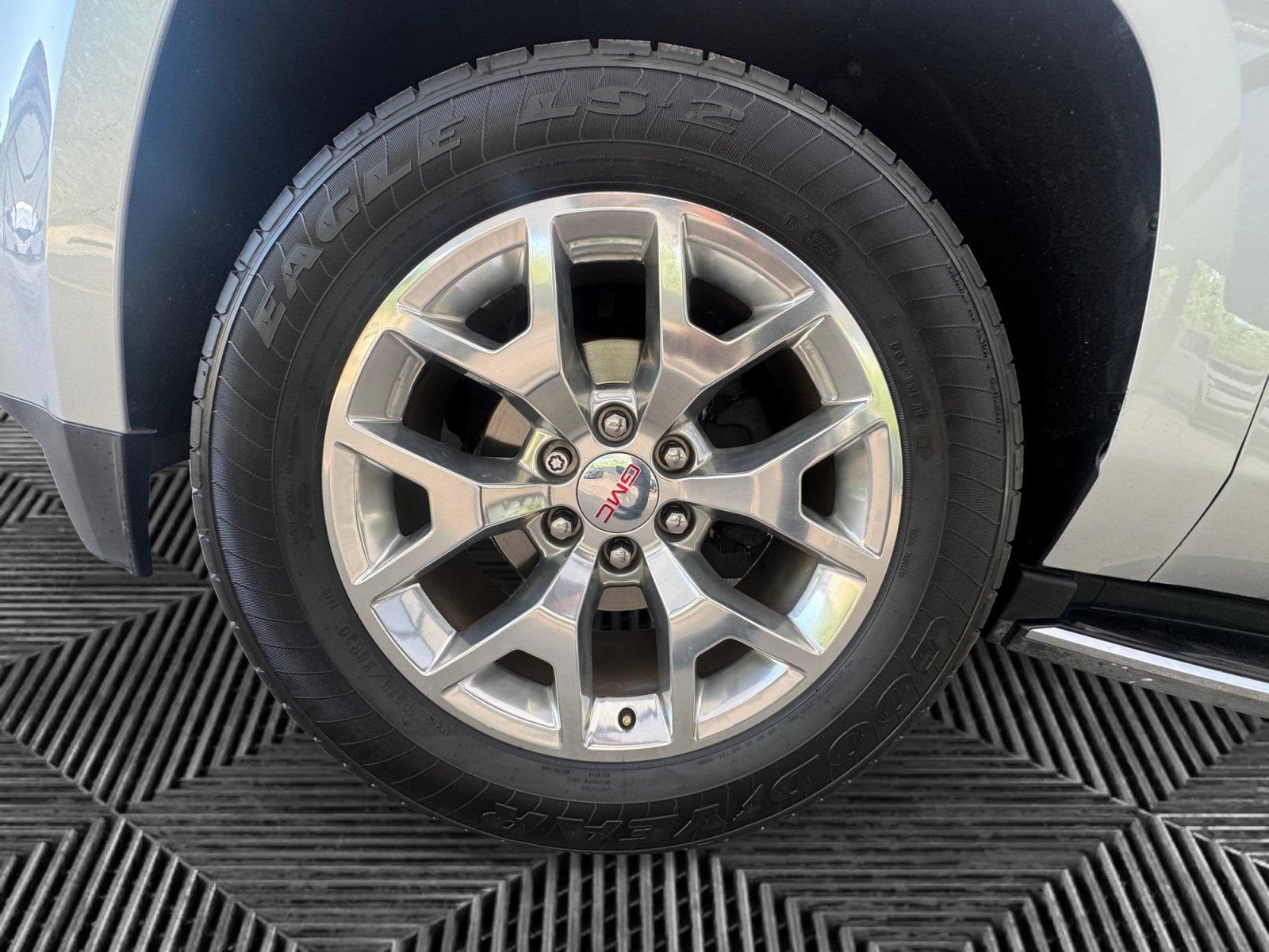 Used 2015 GMC Yukon SLE w/ Convenience Package RWD image 9