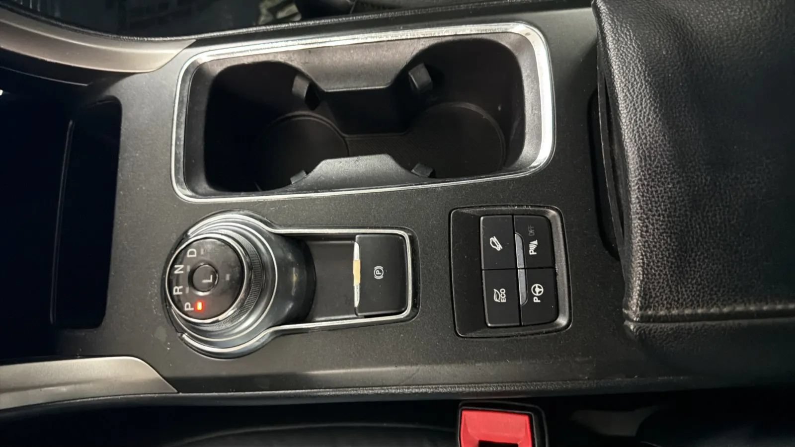 Used 2017 Ford Fusion SE w/ Equipment Group 602A FWD image 13