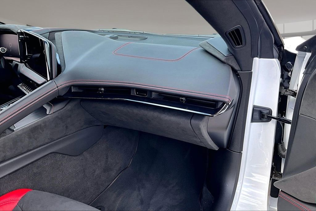 Used 2026 Chevrolet Corvette Stingray Premium Conv w/ Z51 Performance Package RWD image 15