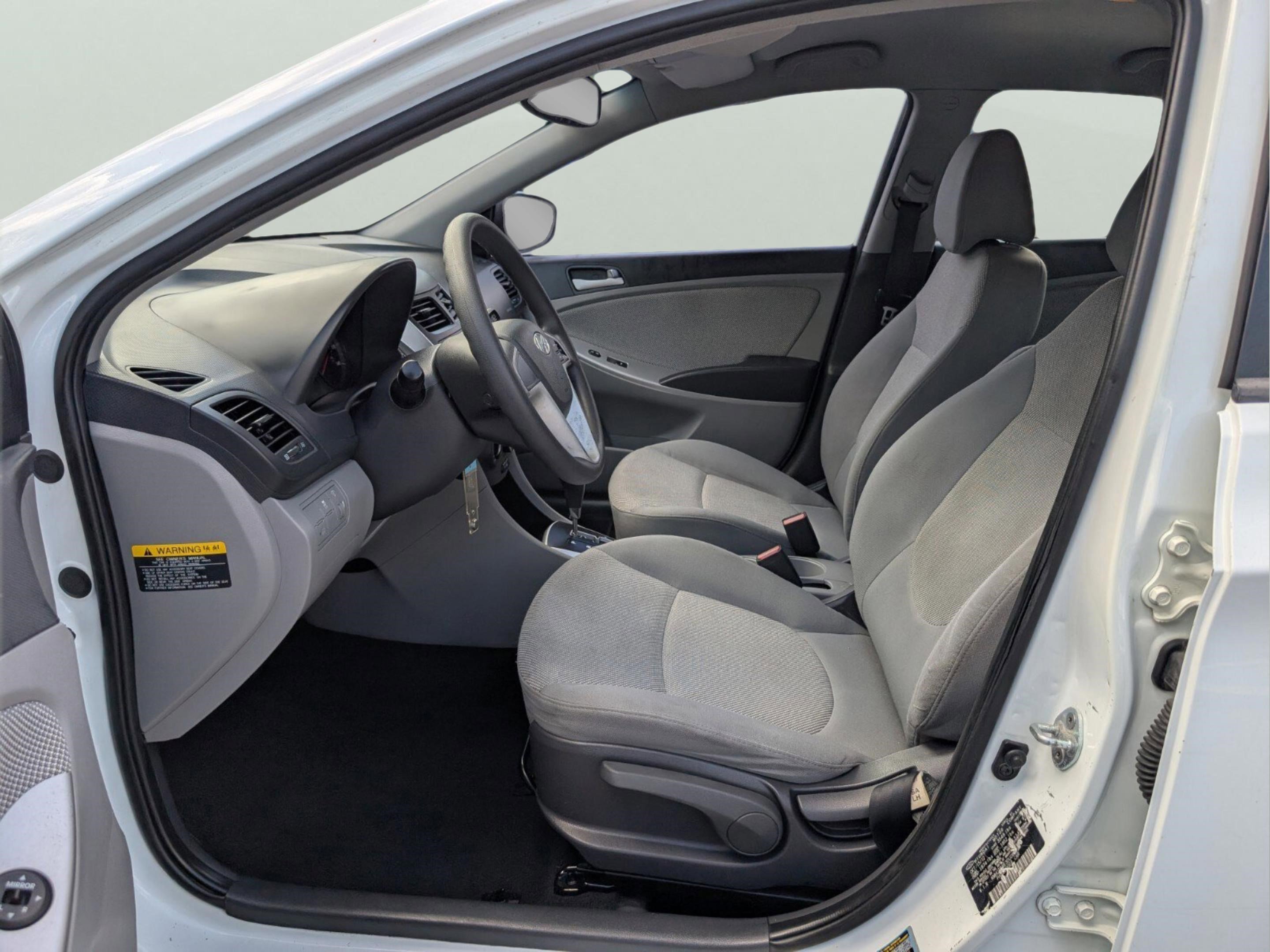 Used 2013 Hyundai Accent GS image 27
