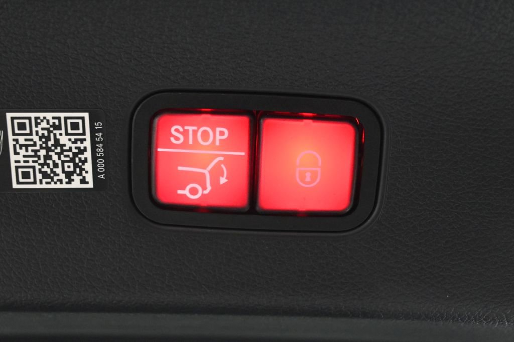 Certified 2025 Mercedes-Benz GLC 300 4MATIC image 34