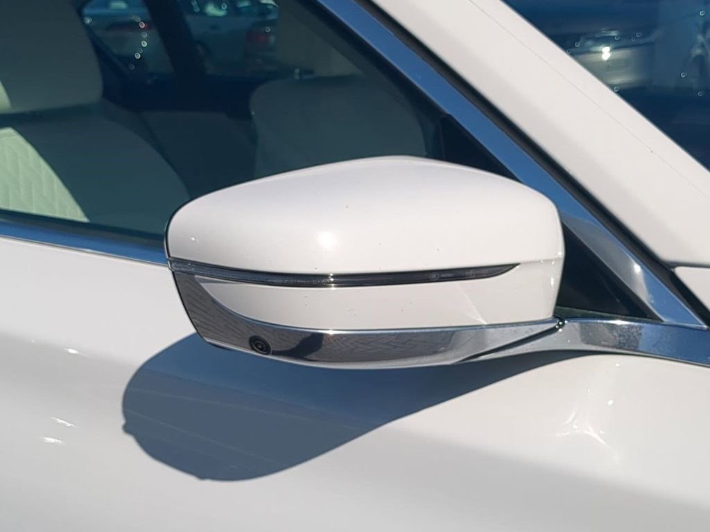 Used 2021 BMW ALPINA B7 xDrive image 13