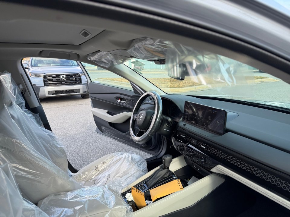 New 2025 Honda Accord EX-L image 30