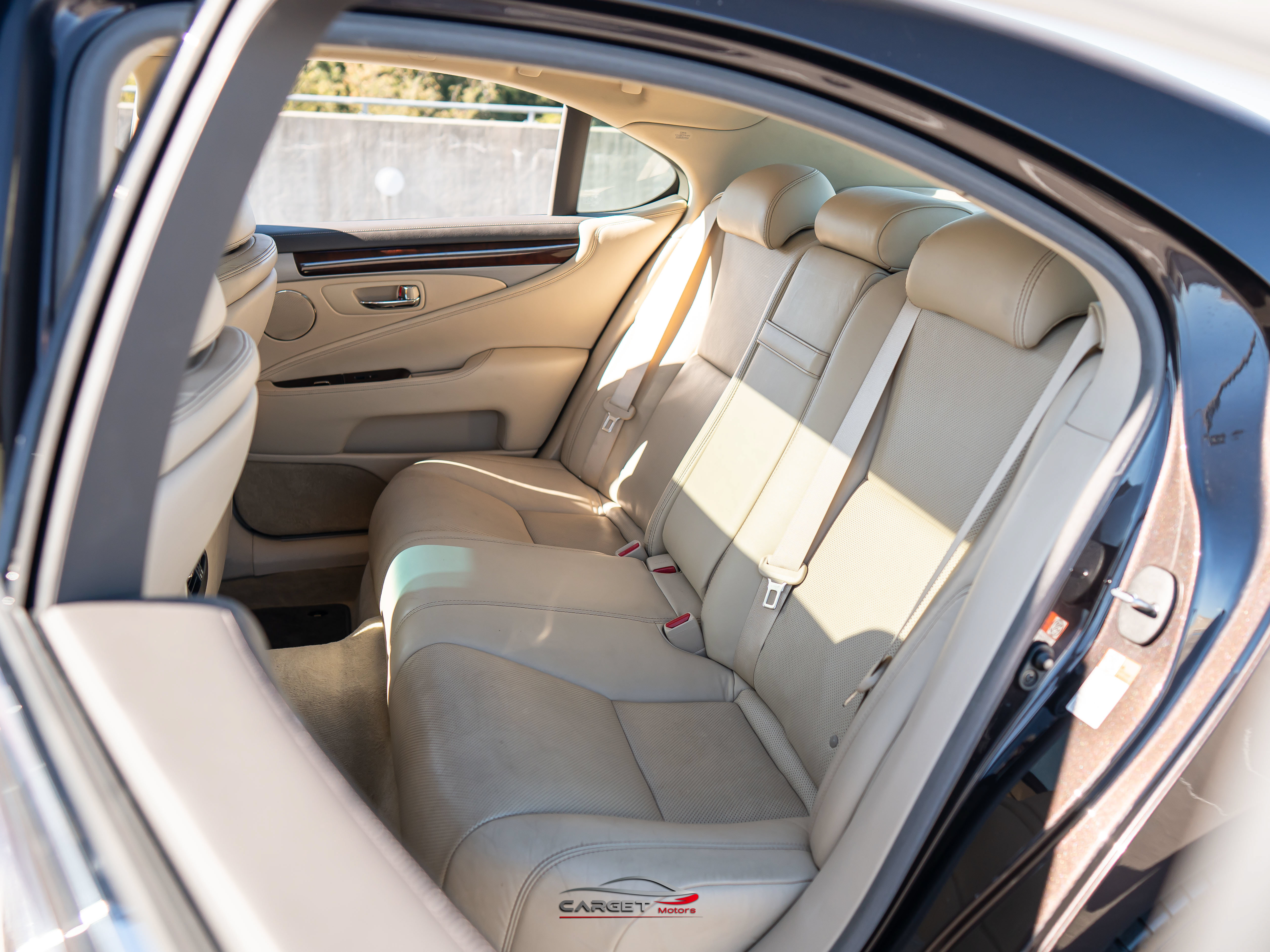 Used 2016 Lexus LS 460 AWD w/ Comfort Package image 19