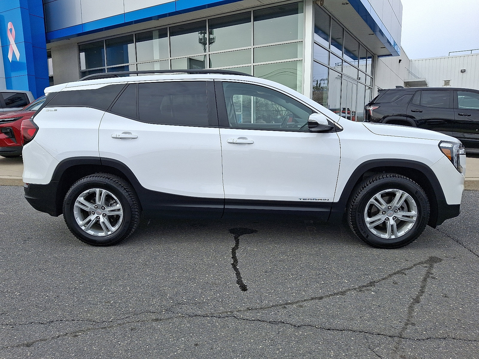 Certified 2023 GMC Terrain SLE w/ Driver Convenience Package image 8