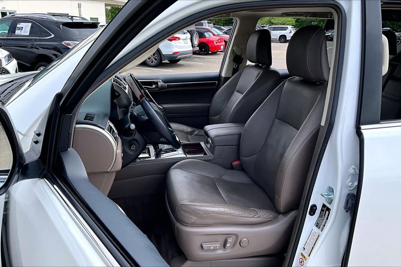 Used 2016 Lexus GX 460 w/ Premium Package AWD/4WD image 7