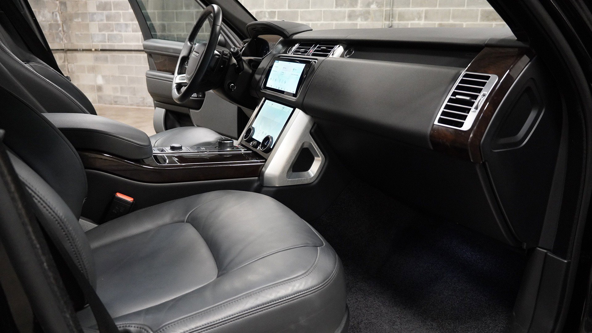 Used 2022 Land Rover Range Rover image 28