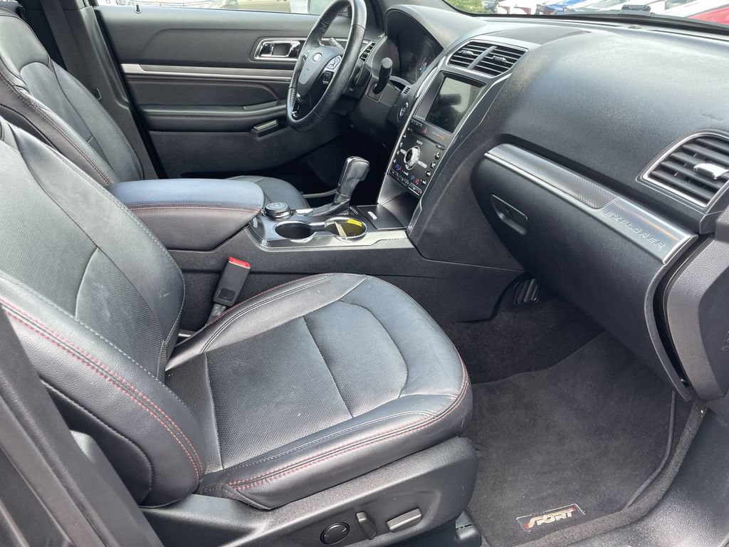 Used 2019 Ford Explorer Sport w/ Equipment Group 401A AWD/4WD image 35