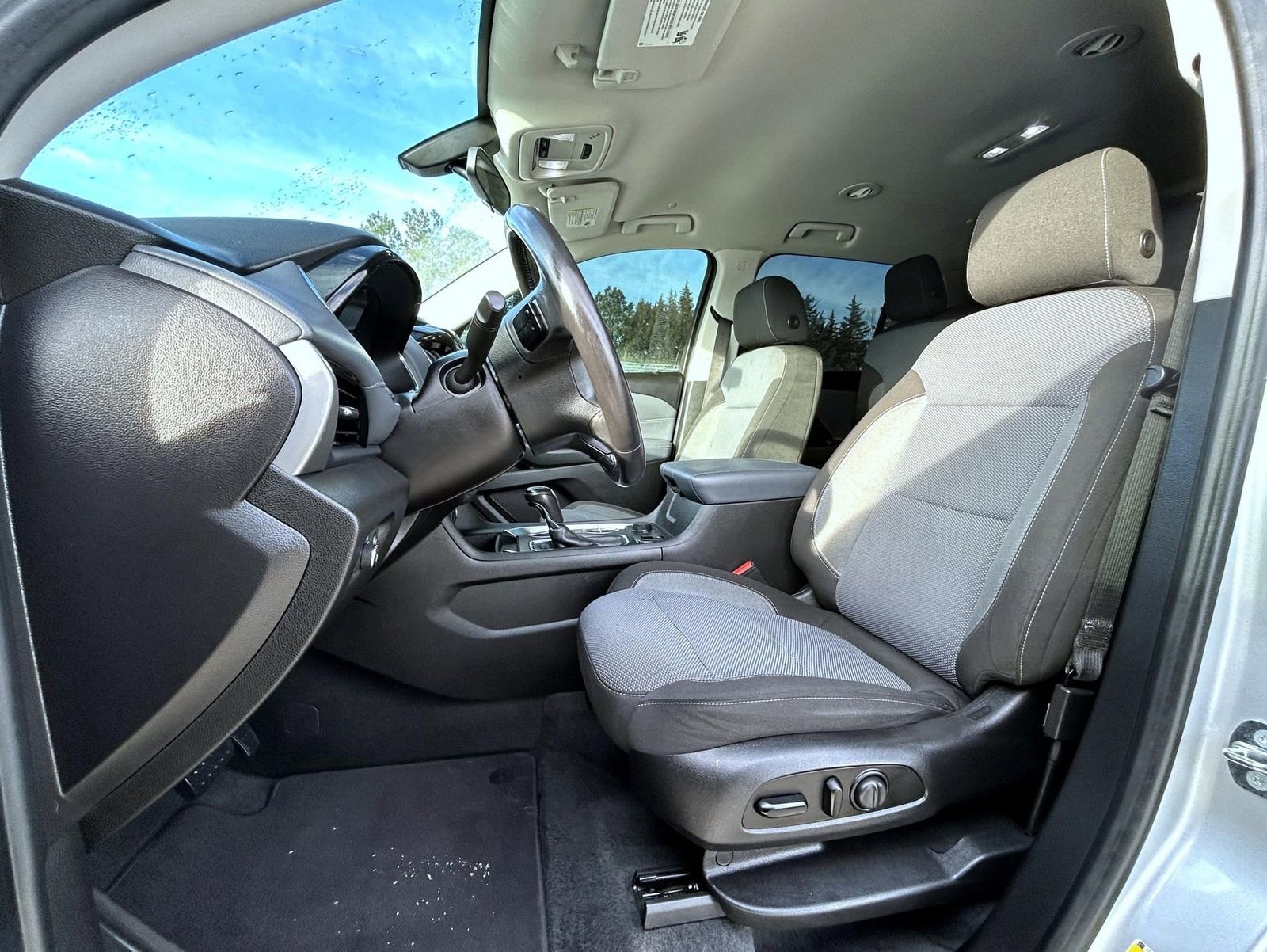 Used 2018 Chevrolet Traverse LT image 10