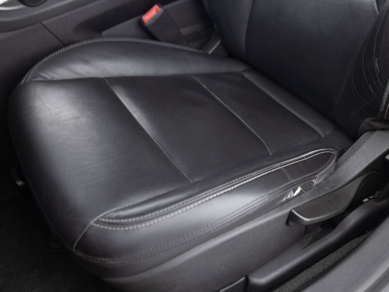 Used 2013 Chevrolet Volt Premium w/ Premium Trim Package FWD image 23