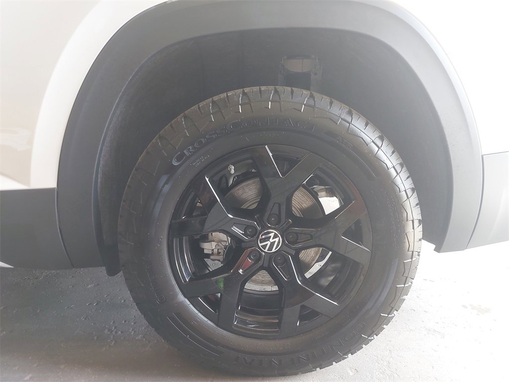New 2025 Volkswagen Atlas Peak Edition SE image 34
