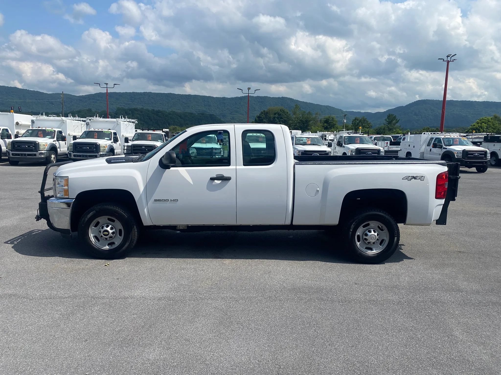 Used 2013 Chevrolet Silverado 2500 W/T AWD/4WD image 5