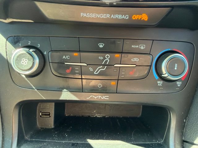 Used 2017 Ford Focus SE w/ Cold Weather Package FWD image 24