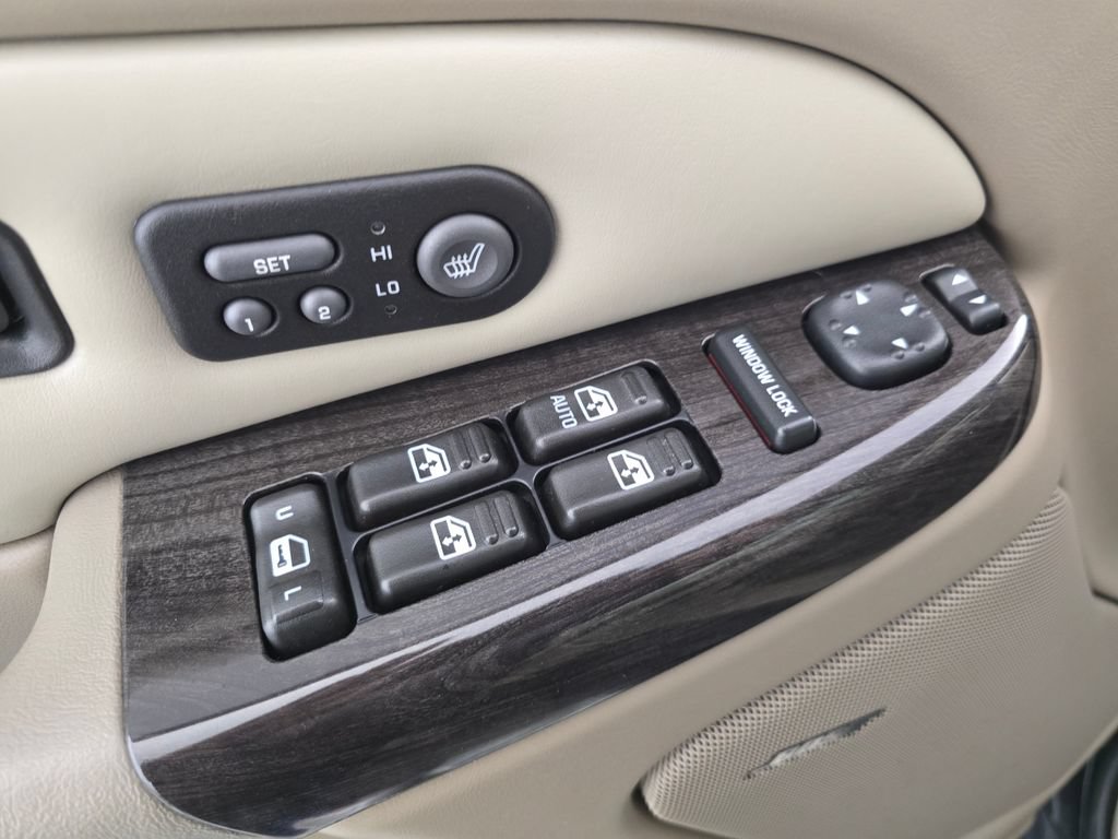 Used 2002 GMC Yukon Denali AWD/4WD image 27