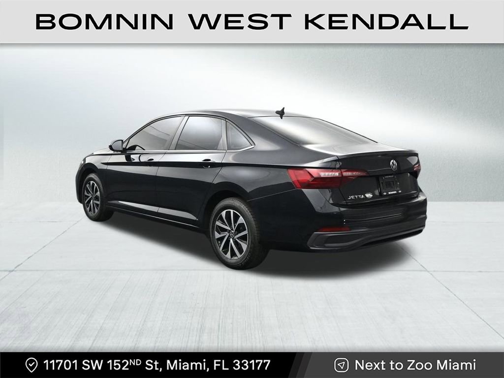 Used 2023 Volkswagen Jetta S image 3
