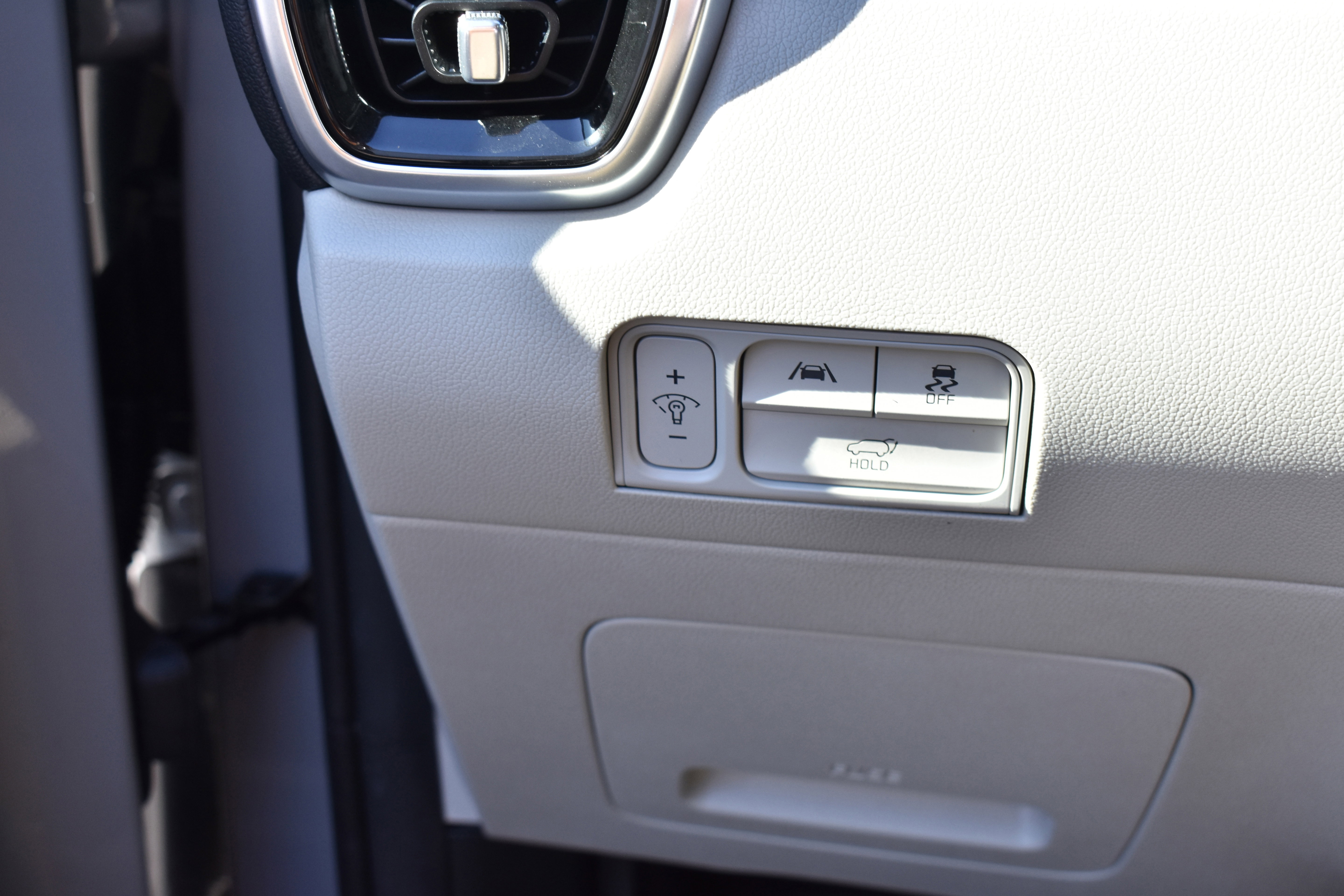 Used 2023 Kia Sorento SX image 16