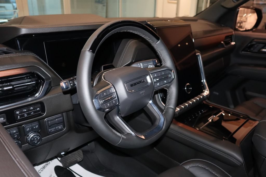 Used 2025 GMC Yukon XL Denali w/ Denali Reserve Package AWD/4WD image 10